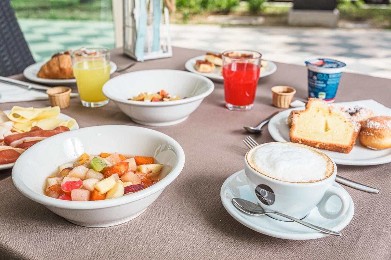 Hotel Giove Dipendenza Hotel Fiamma تْشيزيناتيكو المظهر الخارجي الصورة