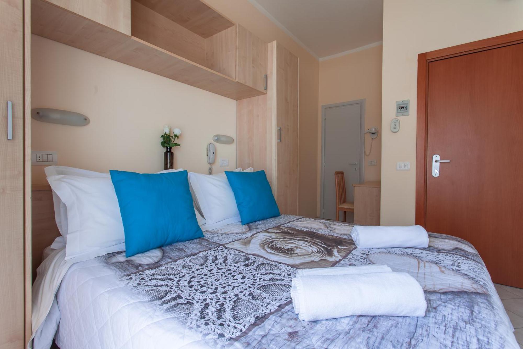 Hotel Giove Dipendenza Hotel Fiamma تْشيزيناتيكو الغرفة الصورة
