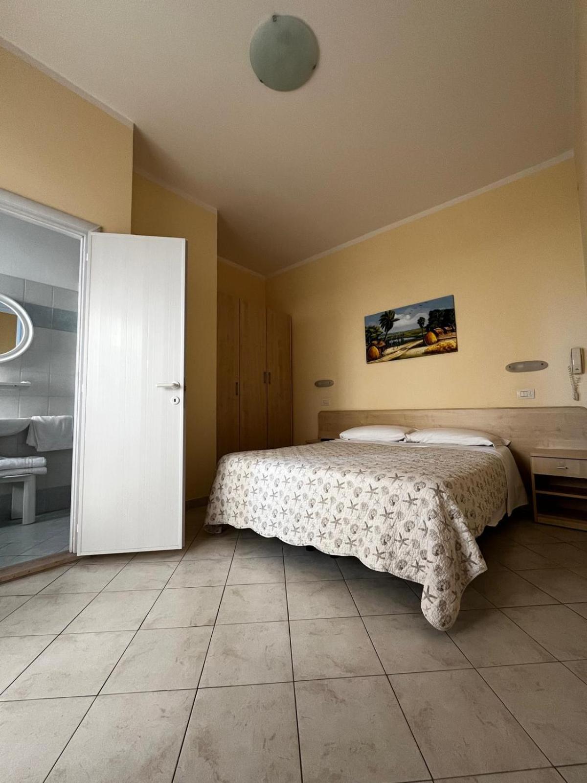 Hotel Giove Dipendenza Hotel Fiamma تْشيزيناتيكو المظهر الخارجي الصورة