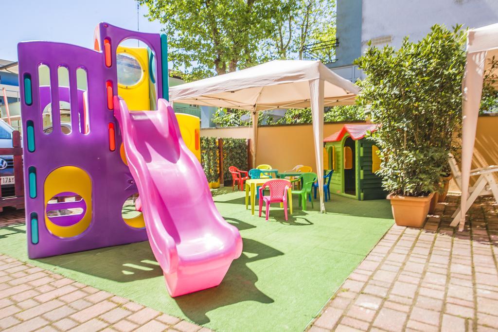 Hotel Giove Dipendenza Hotel Fiamma تْشيزيناتيكو المظهر الخارجي الصورة